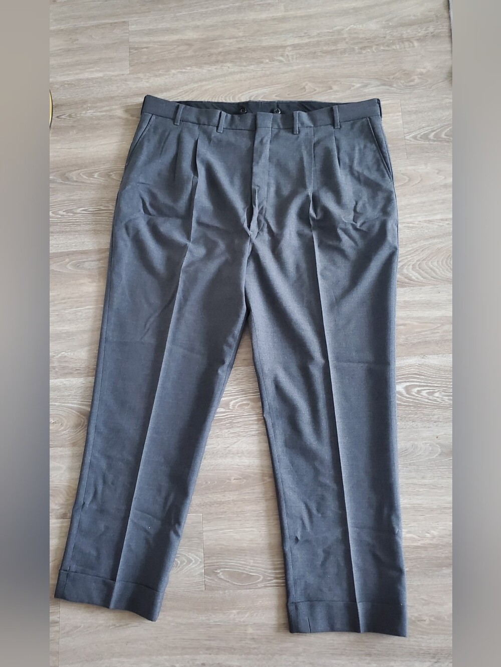 Men's poly/wool pants pleated front gray 44